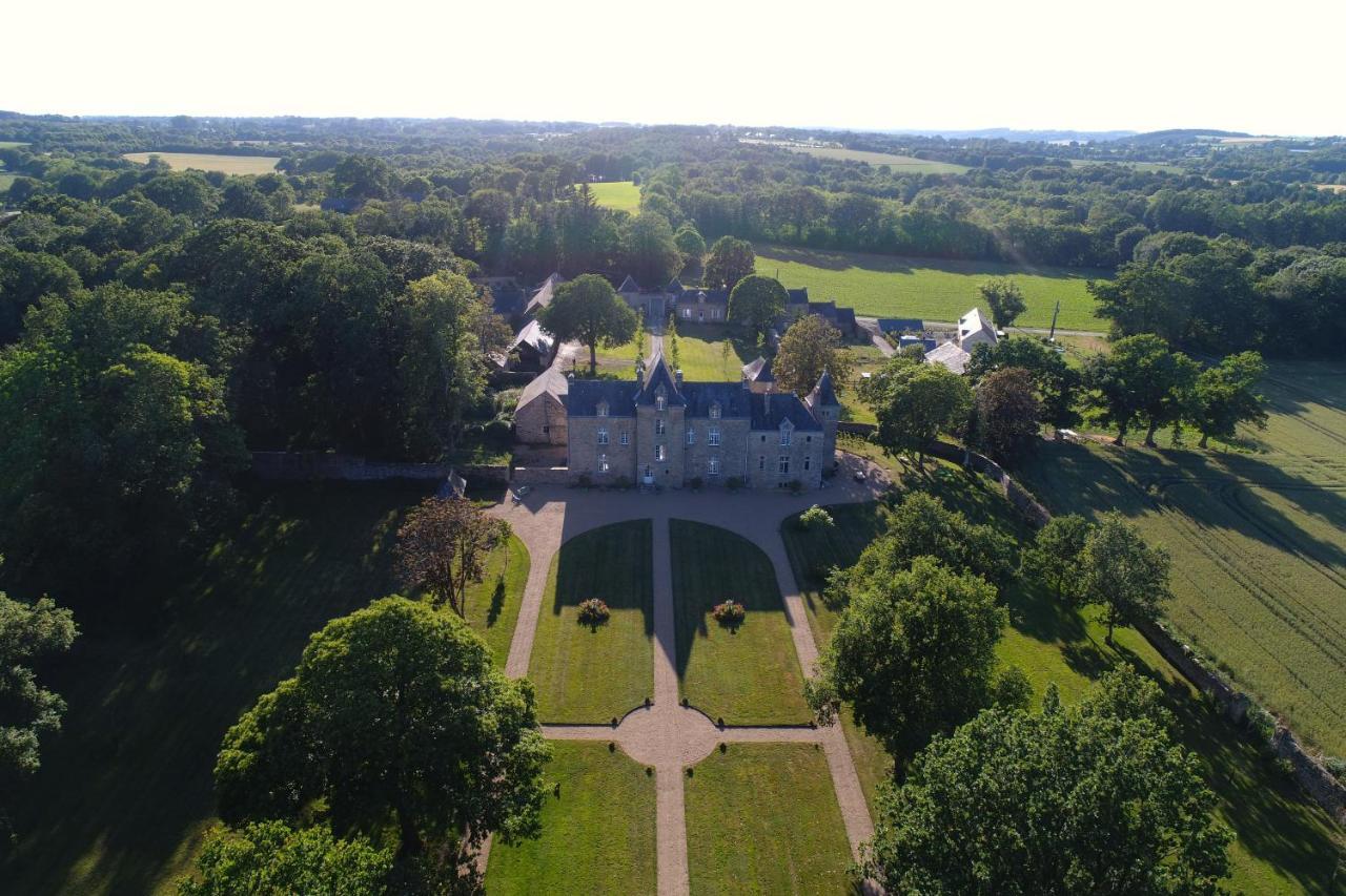 Chateau De Cadouzan Saint-Dolay Exterior foto