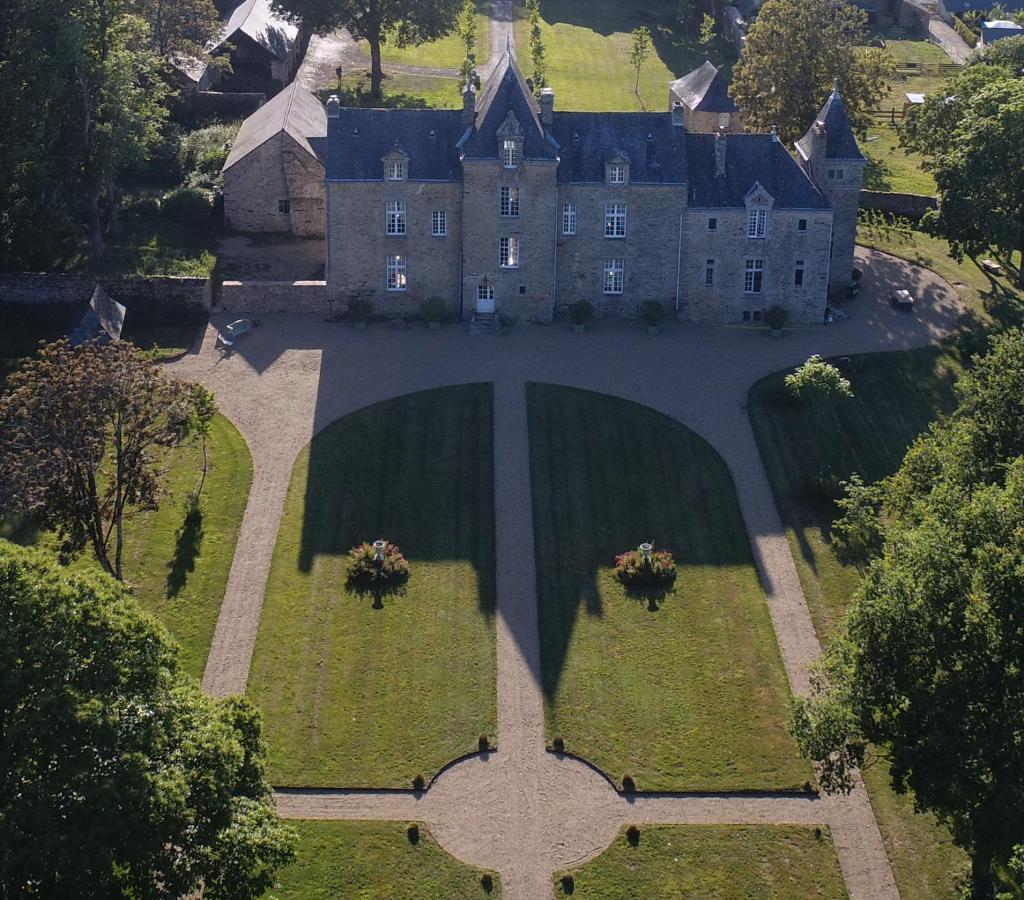 Chateau De Cadouzan Saint-Dolay Exterior foto